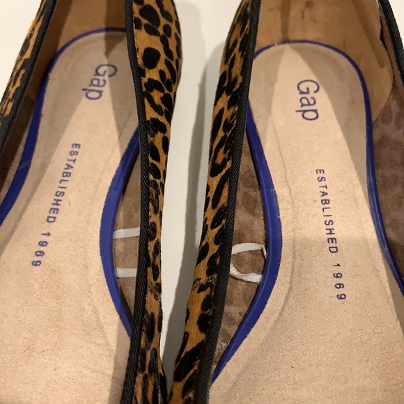 Pointy toe Leopard flats - Picture 3 of 5